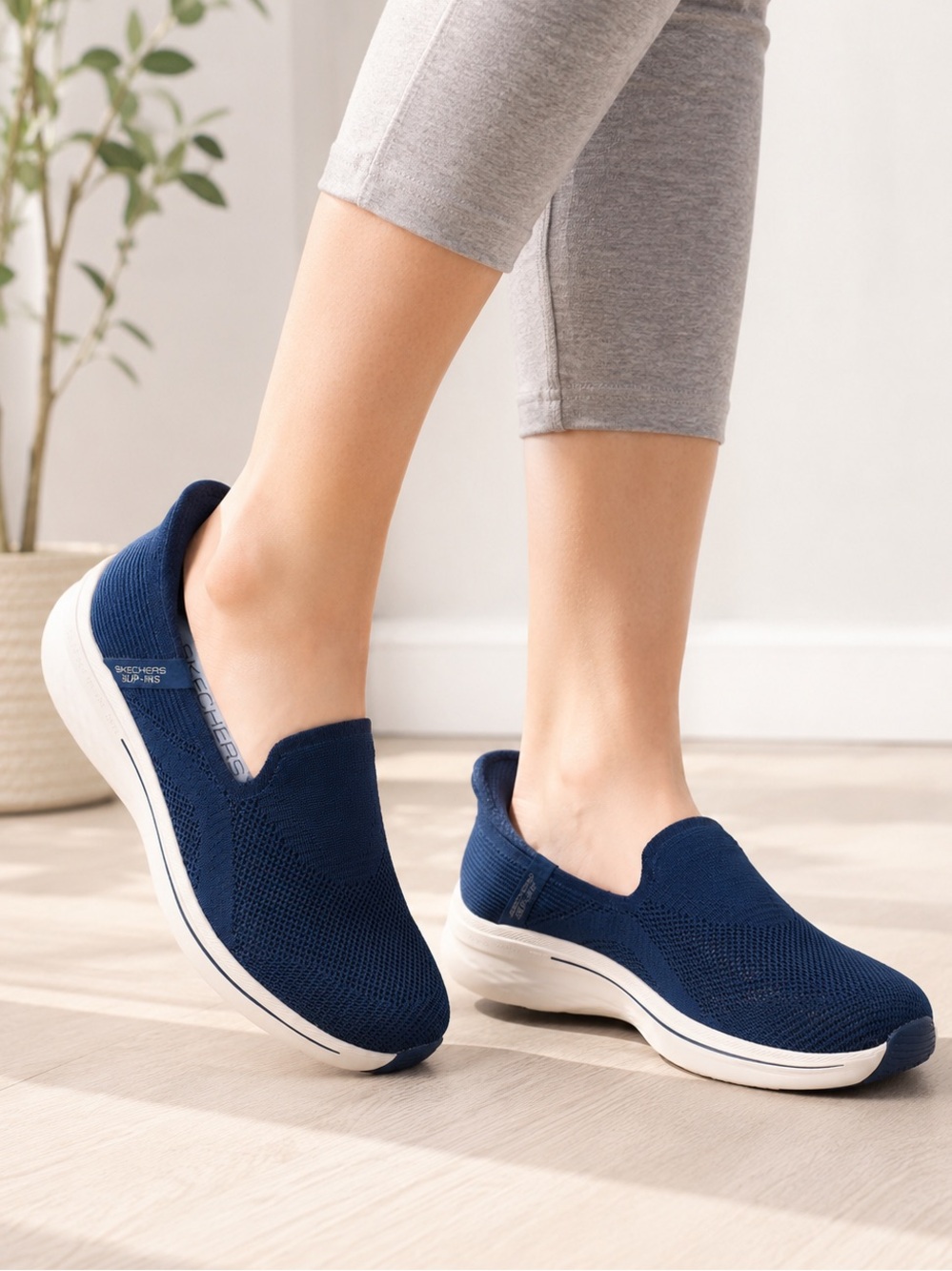 Skechers Slip-ins: Max Cushioning Lite Aura - Tessa